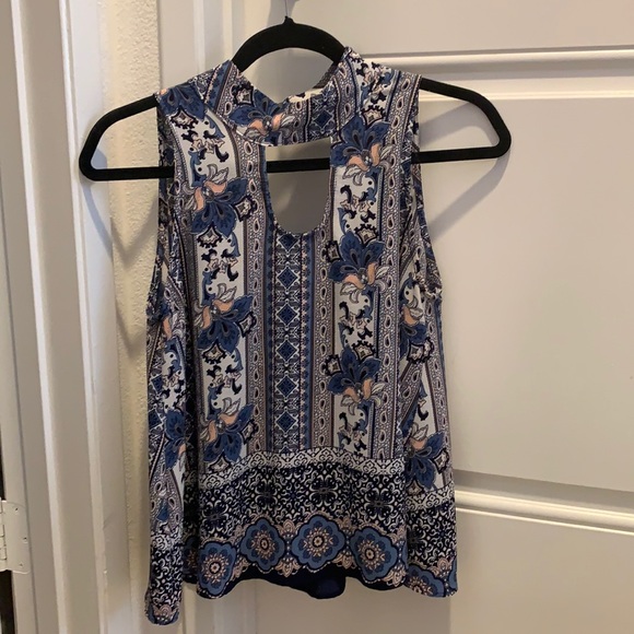 High Neck Patterned Top - Picture 1 of 5